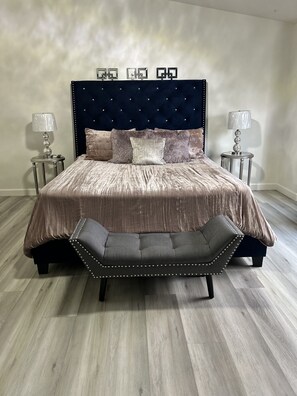 5 makuuhuonetta, ilmainen Wi-Fi