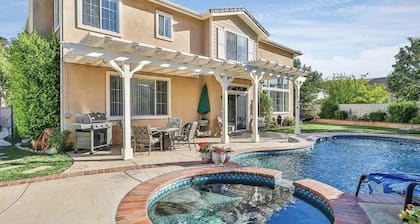 Extra Large Elegant Home w/ Heated Pool & Hot Tub