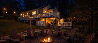 Greenville Cottage Near BJU, Furman, NGU & Downtown w/GRILL, HOT TUB, & FIRE PIT!