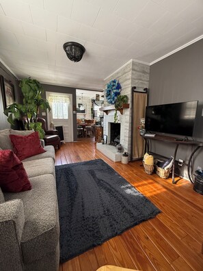 Smart TV, fireplace, offices, printers