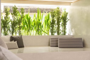 Living area - YANH Ratchawat Hotel (Bangkok)