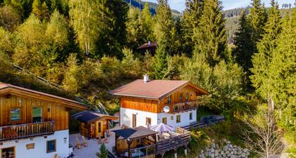 Detached chalet with sauna with fantastic mountain panorama