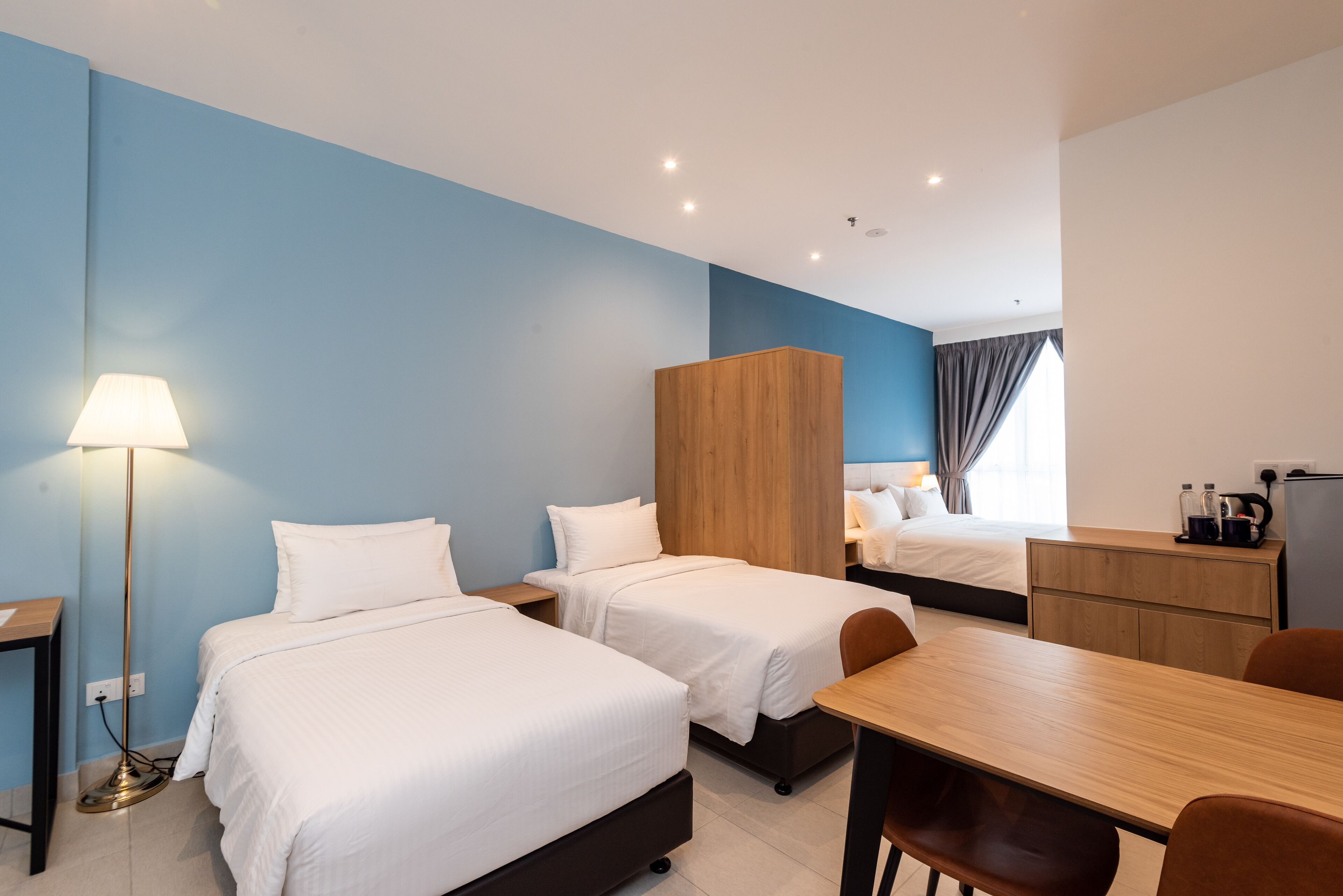 Premium bedding, in-room safe, desk, laptop workspace