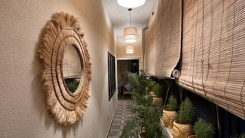 ๋น๋ผ | ๋ฐ์ฝ๋