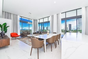 4 bedrooms, desk, blackout curtains, soundproofing