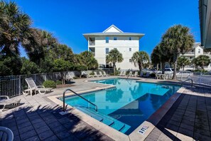Pool - 5 Minute Walk To Navarre's White Sand Beaches - Beautiful Community Pool - WIFI - Free Fun (Navarre)