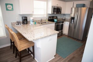 Kühlschrank, Mikrowelle, Geschirrspüler