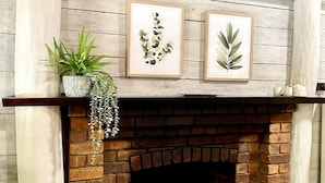 Fireplace - Ferns Hideaway Resort (Byfield)
