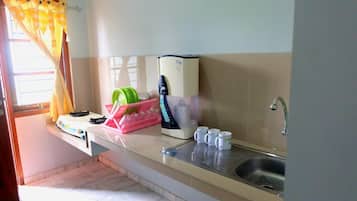 Family House | Private kitchen | Full-size fridge, stovetop, rice cooker, cookware/dishes/utensils