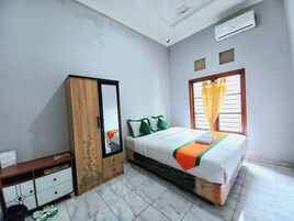Family House | 3 bedrooms, hypo-allergenic bedding, rollaway beds