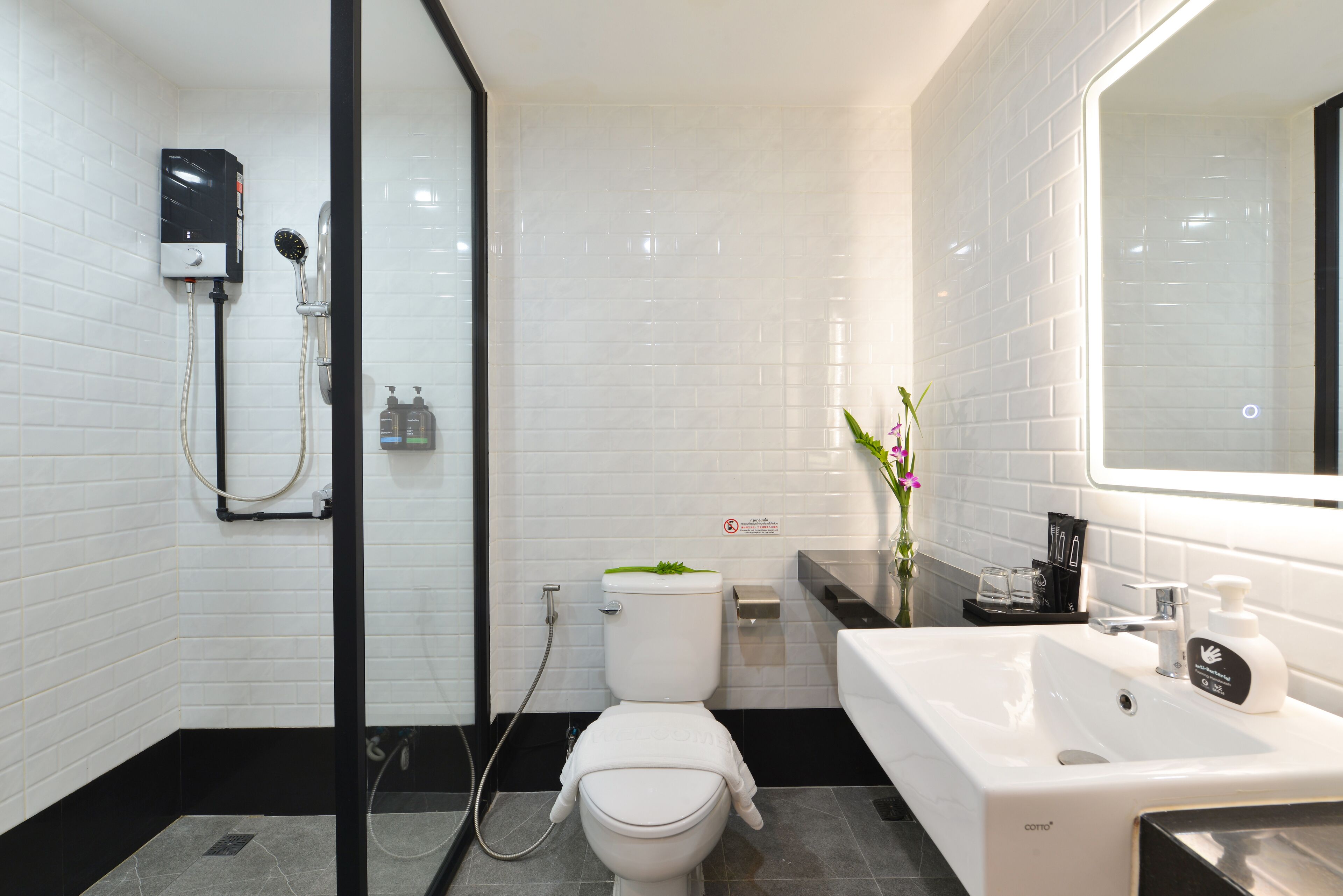 2 bedrooms, premium bedding, soundproofing, free wifi