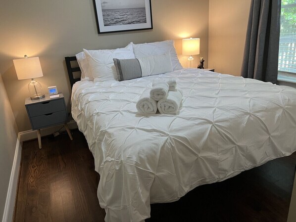 3 chambres, bureau, fer et planche à repasser, accès au Wi-Fi (inclus)