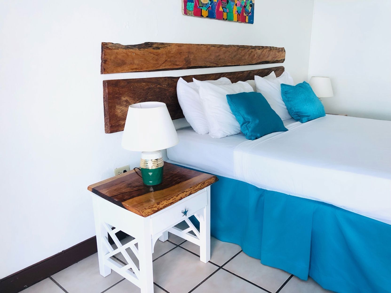 Minibar, in-room safe, desk, iron/ironing board