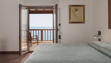 1 bedroom, iron/ironing board, travel crib, free WiFi