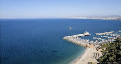 Manificus Villa I, with Heated Pool Just for Two
