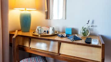 Design Room (2) | 1 bedroom, individually decorated, individually furnished