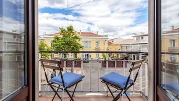 1 bedroom, individually decorated, individually furnished