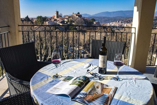 Apartment with Heated Pool and Panoramic View