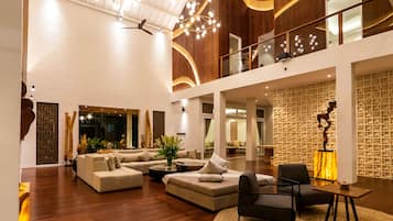 Televisi 42-inci dengan saluran TV satelit