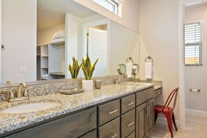 Maison en rangée, 4 chambres | Salle de bain | Serviettes fournies