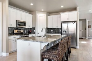 House, 4 Bedrooms | Private kitchen - Great Escape by RedAwning (Washington)