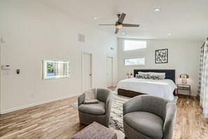 4 bedrooms, desk, iron/ironing board, WiFi