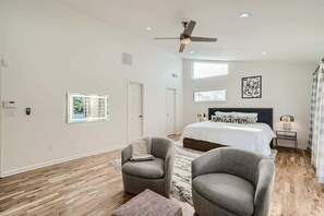 4 bedrooms, desk, iron/ironing board, WiFi