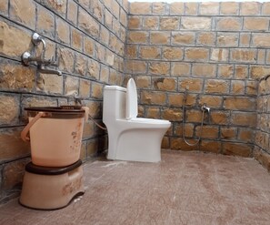 Shower, rainfall showerhead, free toiletries, hair dryer - Desert Over Night Camp & Resort (Jaisalmer)