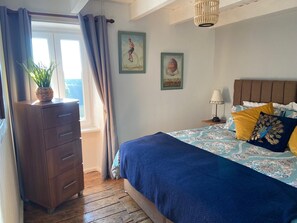 3 bedrooms, iron/ironing board, travel cot, free WiFi