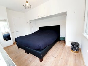 2 bedrooms, free WiFi, wheelchair access - Les Bruyeres - Beautiful, renovated 2 bedroom apartment 100 m from the sea (De Haan)