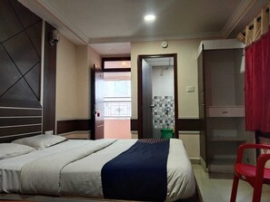 Standard Double Room - Sri Sai Comforts (Bengaluru)