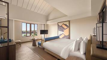 Premium Room, 1 King Bed, River View | Premium bedding, pillowtop beds, minibar, in-room safe