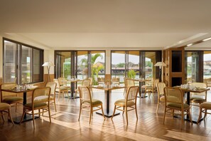 Frokost, lunsj og middag serveres, franske retter 