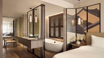 Villa (Moire, Pool) | Bilik Mandi | Tab mandi dan pancuran berasingan, tab mandi rendaman dalam