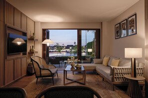 Villa (Moire, Pool) | Living room | 50-inch Smart TV with cable channels, TV