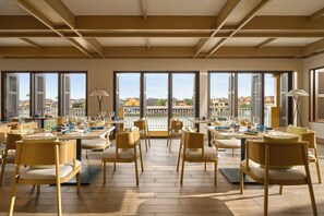 Breakfast, lunch, dinner served; French cuisine 