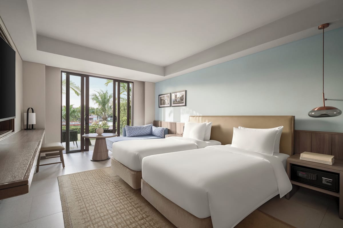 Habitación Deluxe, 2 camas individuales, vista al río | Ropa de cama de alta calidad, camas con pillow-top y minibar