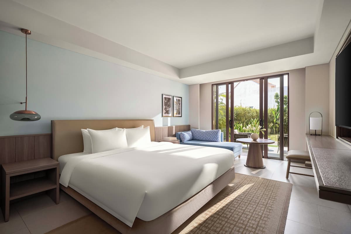 Premium bedding, pillow-top beds, minibar, in-room safe