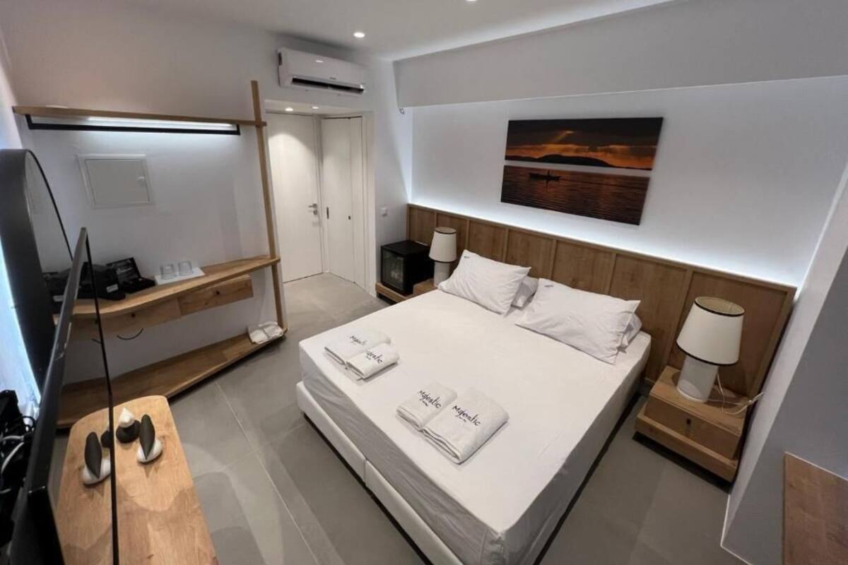 Dobbelt- eller tomannsrom – standard | Sengetøy av topp kvalitet, minibar, wi-fi (inkludert) og sengetøy