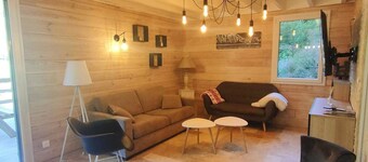 Renovated chalet, 4 bedrooms, quiet area, parking