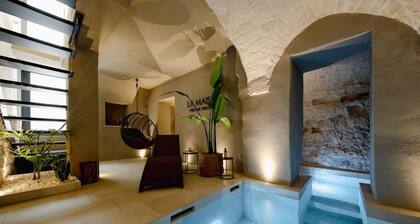 La Maison Ostuni (chromotherapy and balcony)