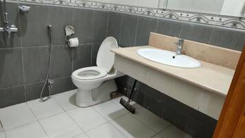 Deluxe Room | Bathroom