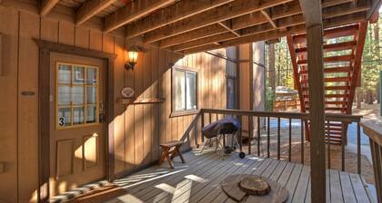 Summit Run by Destination Big Bear: Walking Distance to Snow Summit! Close to the Lake! Minutes from the Village!