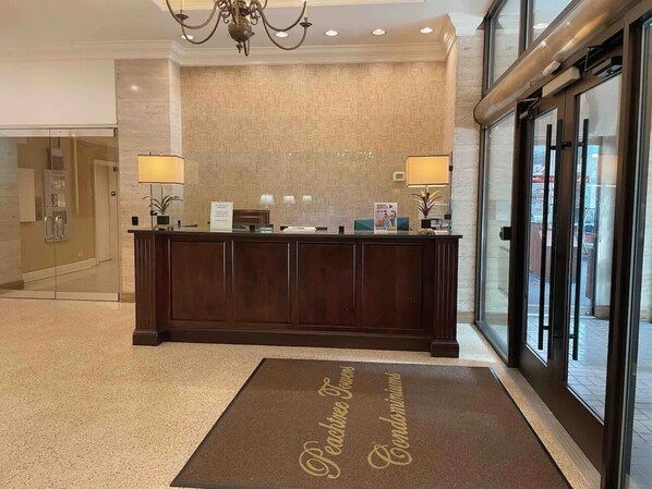 Lobby - City view, Balcony + Modern Kitchen+75tv (Atlanta)