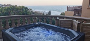 Bañera de hidromasaje al aire libre