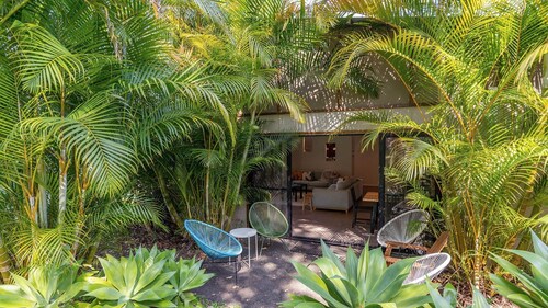 Bali by the Bay- Coastal retreat in Tarbuck Bay