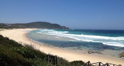 Bali by the Bay- Coastal retreat in Tarbuck Bay