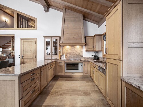 Luxus-Chalet mit Sauna und Jacuzzi, direkter Pistenzugang