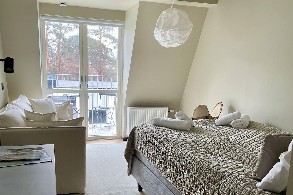 Gardenview Studio (1206) | 1 bedroom, hypo-allergenic bedding, individually furnished