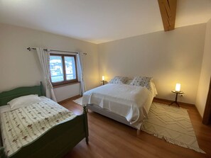 4 Schlafzimmer, Reisekinderbett, WLAN